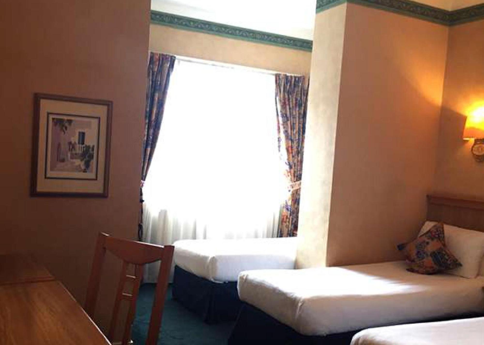 Berjaya Eden Park London Hotel Bagian luar foto