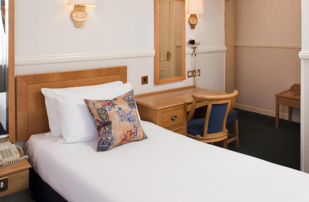 Berjaya Eden Park London Hotel Bagian luar foto